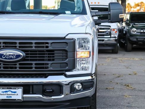 New 2026 Ford F250 XL w/ XL Chrome Package image 4