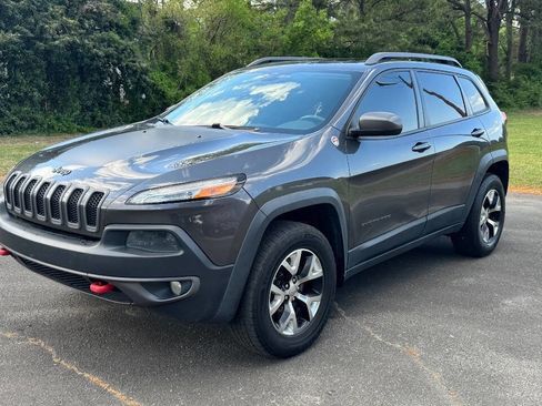 Used 2015 Jeep Cherokee Trailhawk w/ Comfort/Convenience Group image 4