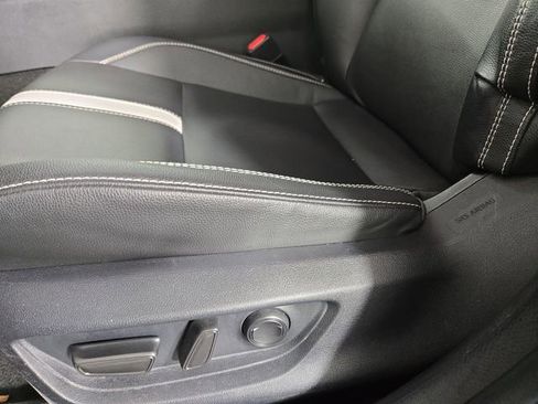 Used 2025 Toyota Camry SE image 32