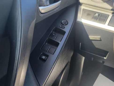 Used 2013 MAZDA MAZDA3 i SV image 21