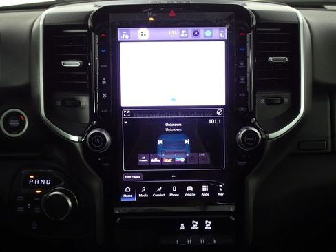 New 2026 RAM 1500 4x4 Crew Cab image 30