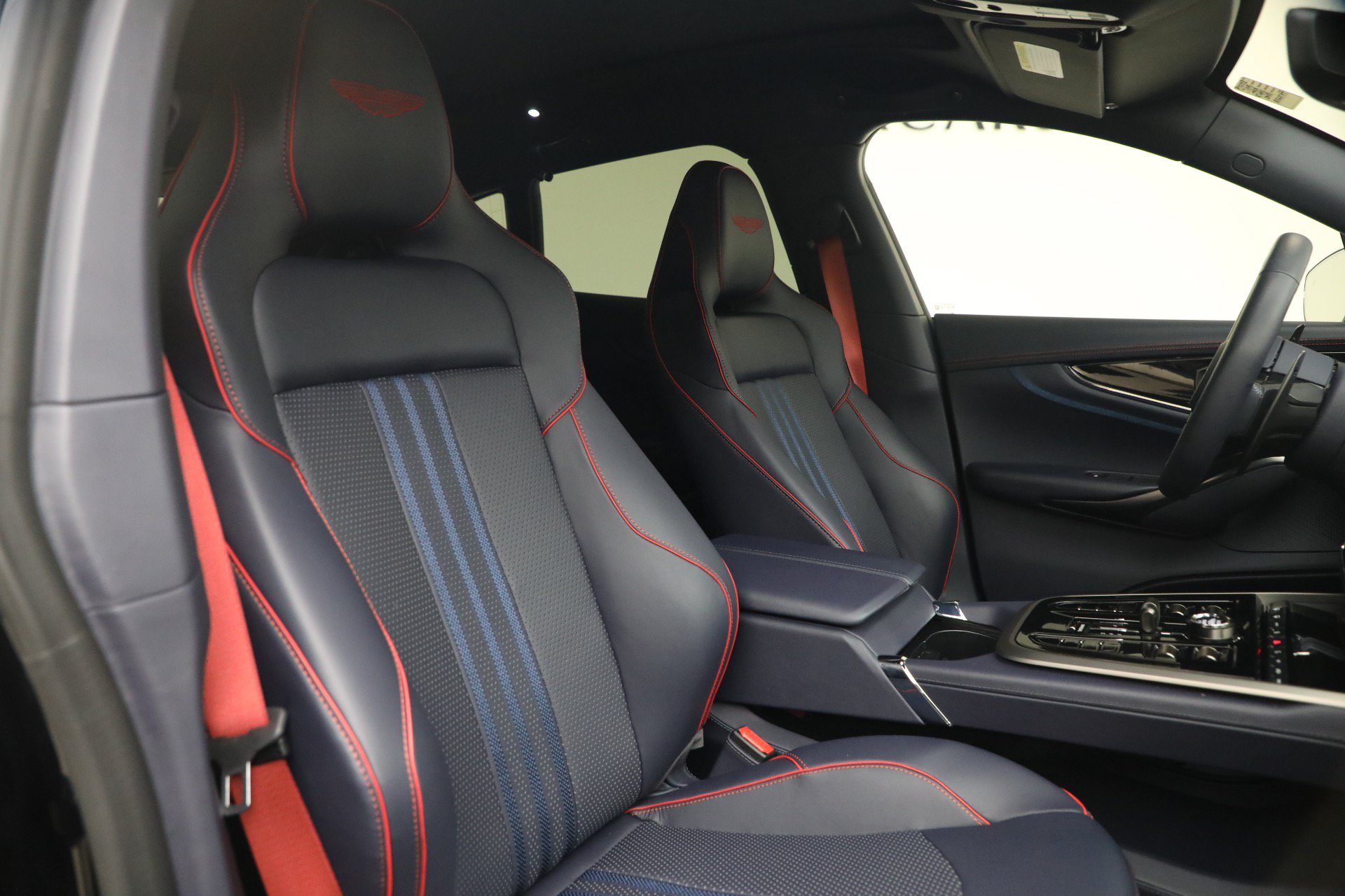 Used 2025 Aston Martin DBX 707 AWD/4WD image 24
