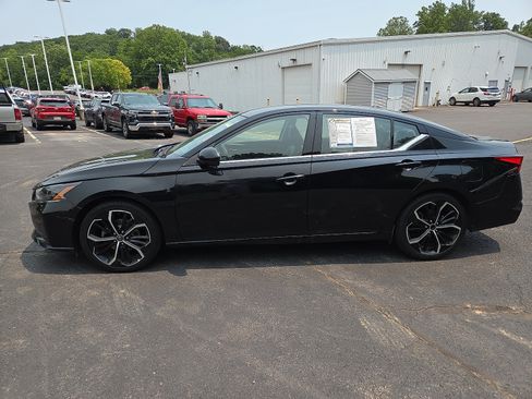 Used 2024 Nissan Altima 2.5 SR FWD image 6