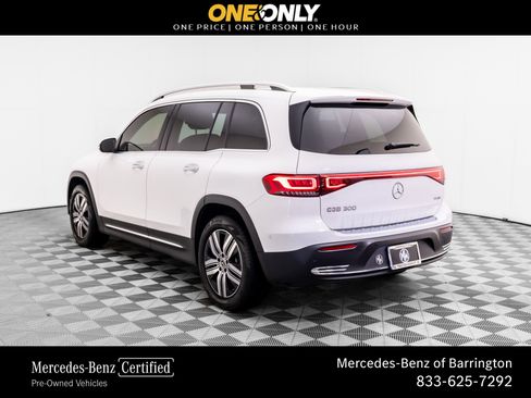 Used 2023 Mercedes-Benz EQB 300 4MATIC image 3