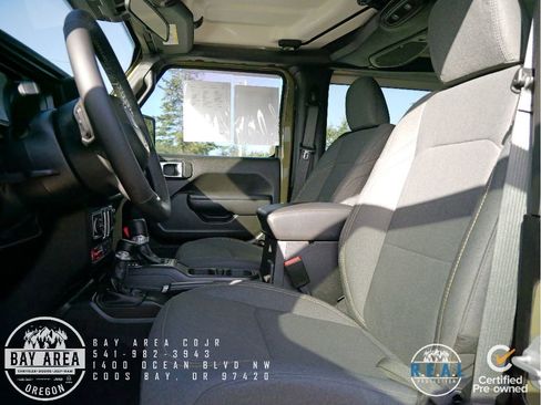 Used 2025 Jeep Wrangler Sport image 13