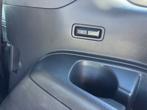 Used 2023 Ford Expedition Limited image 10