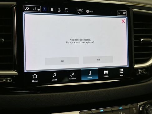 Used 2024 Chrysler Pacifica Touring-L FWD image 29