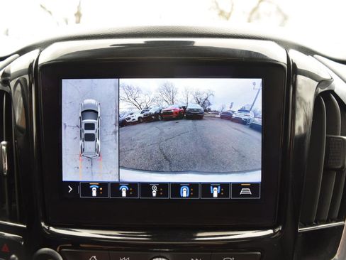 Used 2021 Chevrolet Traverse LT w/ LT Premium Package image 31