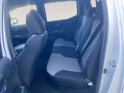 Used 2023 Toyota Tacoma TRD Off-Road image 13