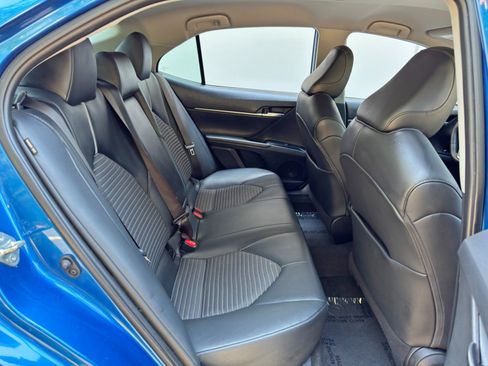 Used 2020 Toyota Camry SE FWD image 33