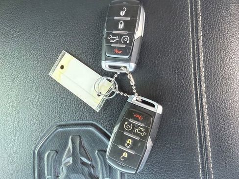 Used 2021 RAM 1500 Laramie image 33