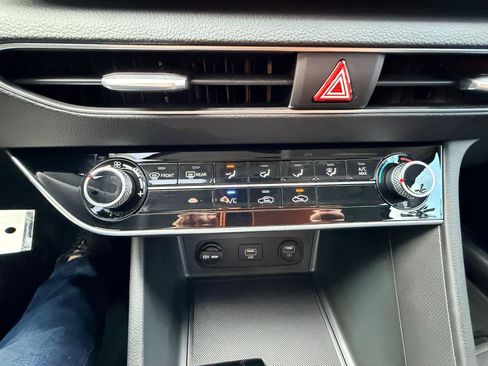 Used 2023 Hyundai Sonata SE FWD image 21
