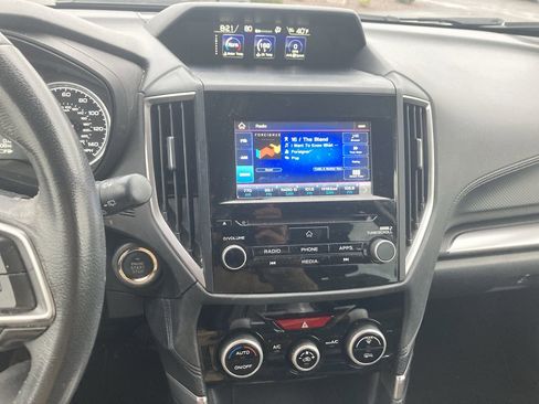 Used 2022 Subaru Forester Premium image 13