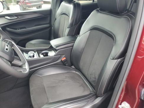 Used 2024 Jeep Grand Cherokee Altitude AWD/4WD image 26