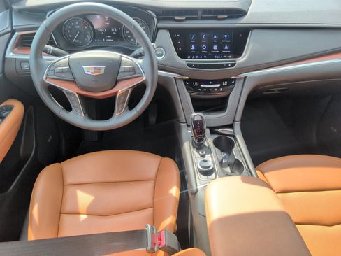 Certified 2025 Cadillac XT5 Premium Luxury w/ Technology Package FWD image 30