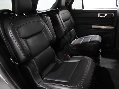 Certified 2022 Ford Explorer XLT w/ Equipment Group 202A image 19