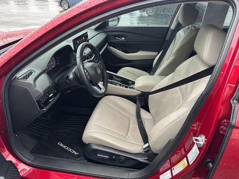 Used 2024 Honda Accord Touring image 9