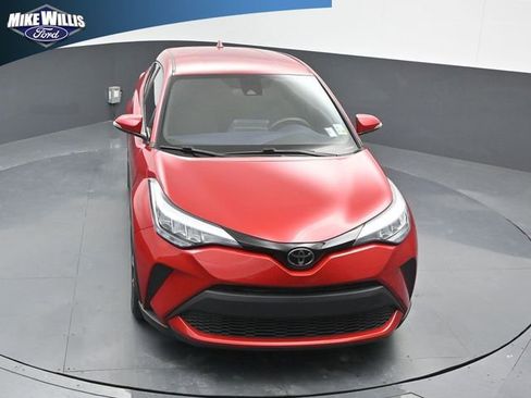 Used 2022 Toyota C-HR XLE image 10