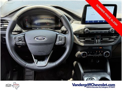 Used 2025 Ford Escape Active w/ Cold Weather Package AWD/4WD image 11
