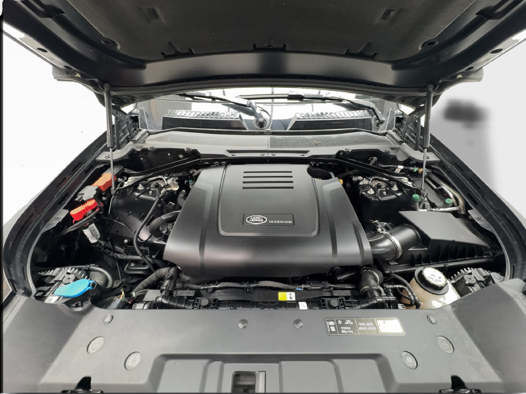 Used 2025 Land Rover Defender 110 S AWD/4WD image 14