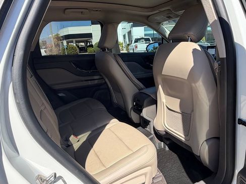 Used 2022 Lincoln Corsair FWD w/ Premium Package image 31