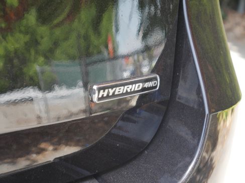 Used 2021 Ford Explorer Limited w/ Hybrid Equipment Group 310A AWD/4WD image 21