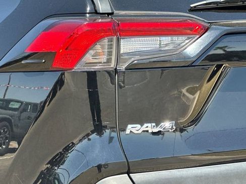 Used 2021 Toyota RAV4 XLE w/ Convenience Package AWD/4WD image 25