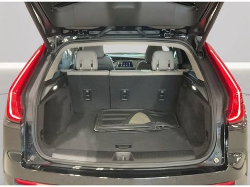 Used 2023 Cadillac XT4 Luxury w/ Cold Weather Package AWD/4WD image 26