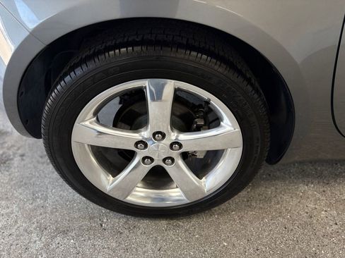 Used 2006 Pontiac Solstice Convertible w/ Premium Package RWD image 20