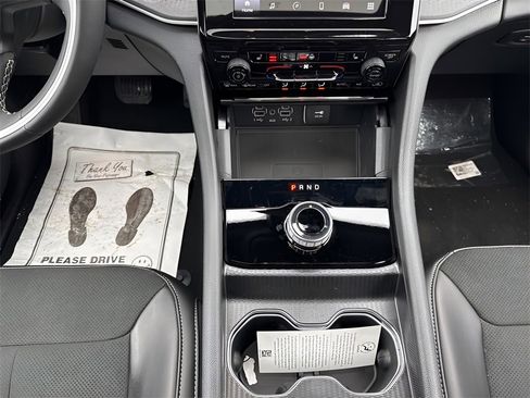 New 2025 Jeep Grand Cherokee L Altitude image 16