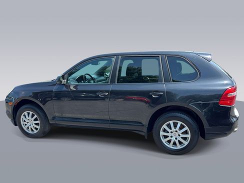 Used 2010 Porsche Cayenne AWD/4WD image 3