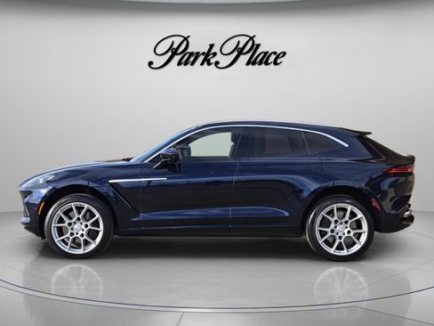 Used 2021 Aston Martin DBX Base image 2