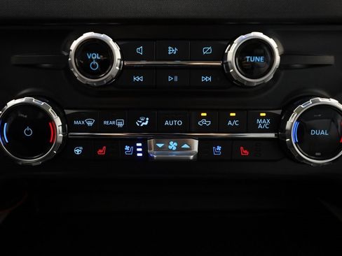 Used 2024 Ford F450 Limited w/ FX4 Off-Road Package image 36