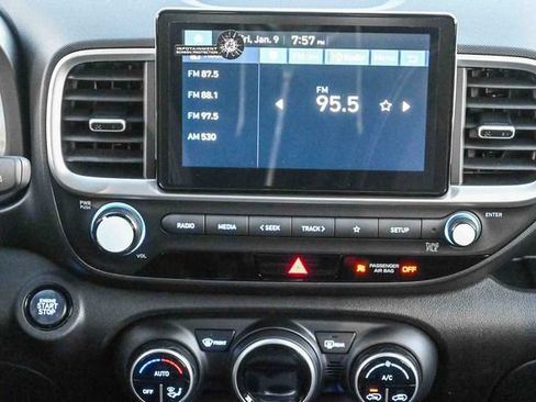 Used 2026 Hyundai Venue SEL FWD image 21