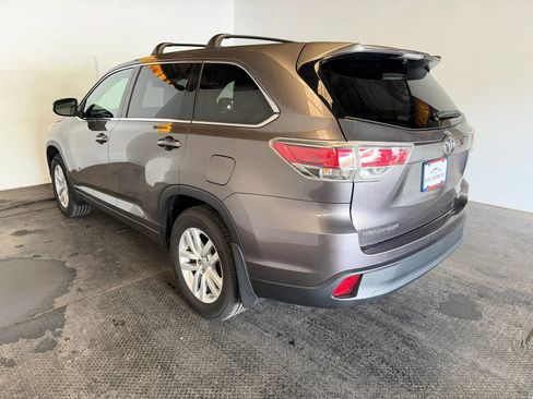 Used 2015 Toyota Highlander LE AWD/4WD image 5