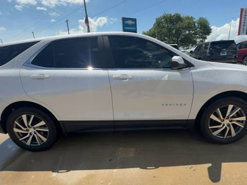 Used 2022 Chevrolet Equinox LT FWD image 9