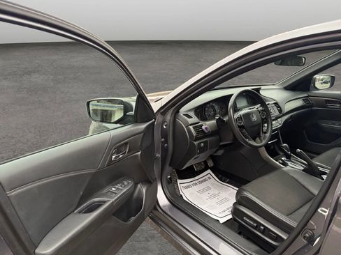 Used 2017 Honda Accord Sport image 11