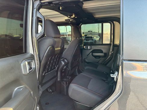 Used 2023 Jeep Gladiator Mojave image 6