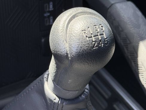 Used 2025 Toyota Tacoma SR AWD/4WD image 29