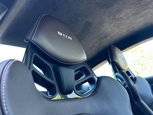 Used 2016 Porsche 911 R RWD image 17