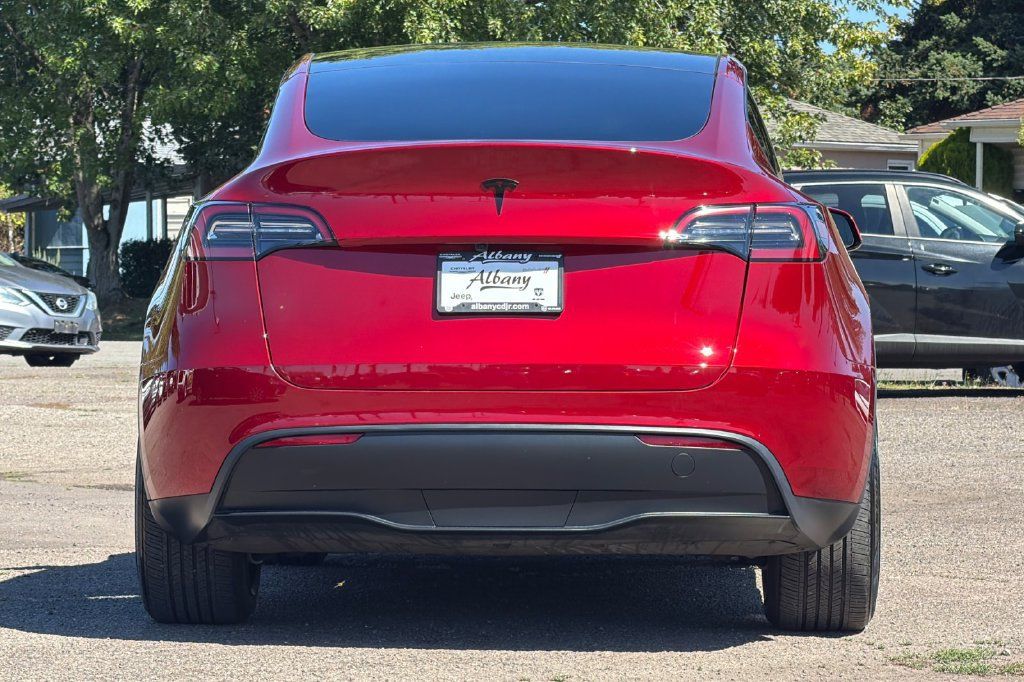 Used 2024 Tesla Model Y Long Range AWD/4WD image 6