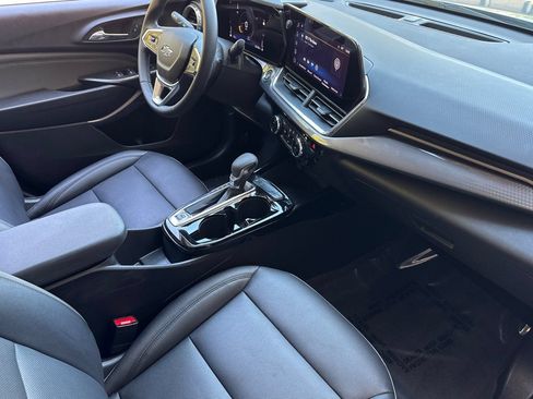 Used 2024 Chevrolet Trax ACTIV w/ Driver Confidence Package FWD image 19