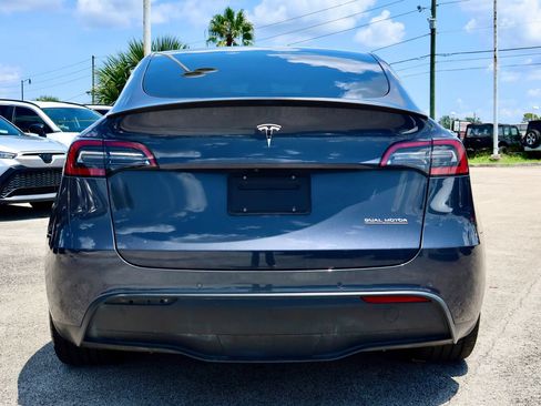 Used 2022 Tesla Model Y Performance AWD/4WD image 3