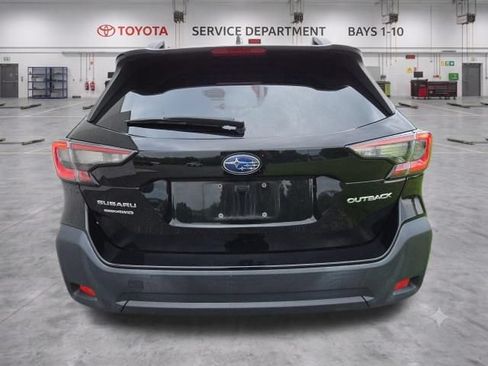 Used 2023 Subaru Outback Premium AWD/4WD image 6