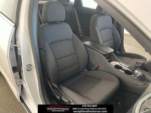 Used 2024 Chevrolet Malibu LT image 47