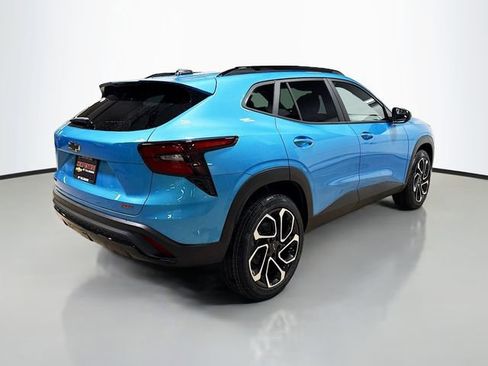 New 2026 Chevrolet Trax RS w/ Sunroof Package FWD image 7