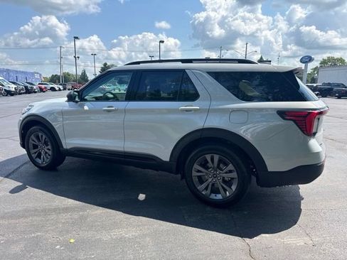 New 2026 Ford Explorer Active w/ Active Comfort Package AWD/4WD image 3