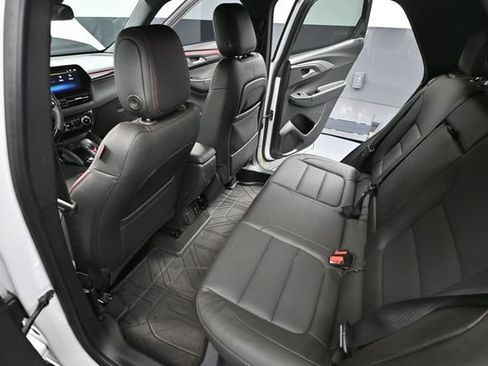Used 2025 Chevrolet TrailBlazer RS w/ Convenience Package FWD image 36