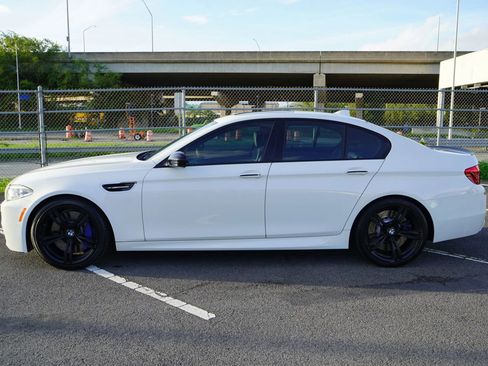 Used 2016 BMW M5 image 2