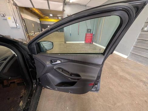 Used 2013 Ford Focus SE FWD image 27